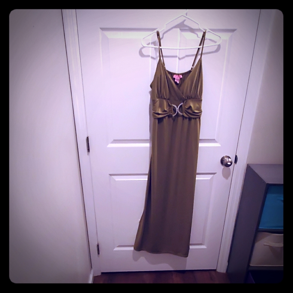 Green dress never worn